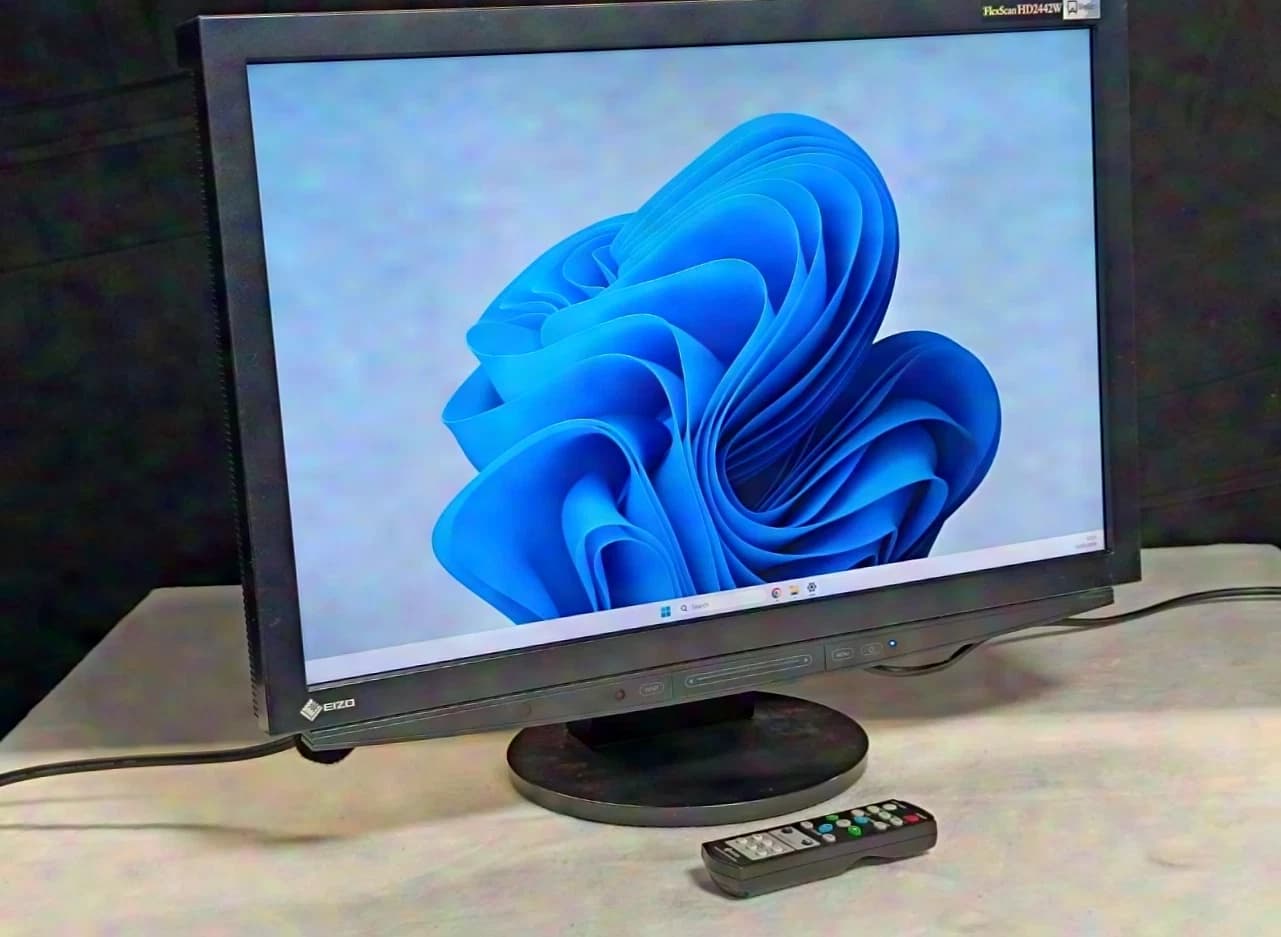 Eizo HD2442W 24"TFT, 16:10, 1080i/p, 2x HDMI, 1x DVI, 1x VGA