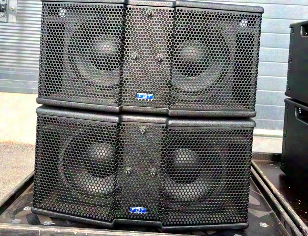 FBT 4x Vertus CLA 208SA et 2x Vertus CLA 208SA