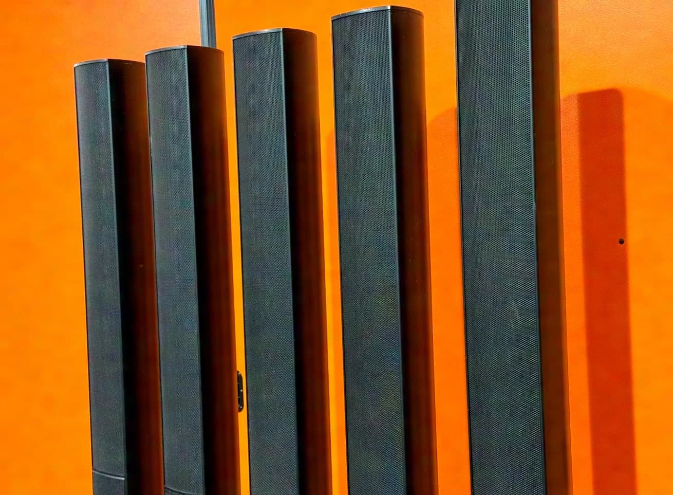 Fohhn Linea Focus LFI-120 colonnes acoustiques orientables électroniquement