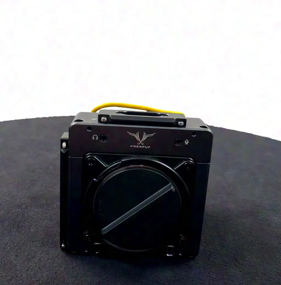 Freefly Systems Ember S5K (Passive Universal Mount, 4TB) Sony E Mount