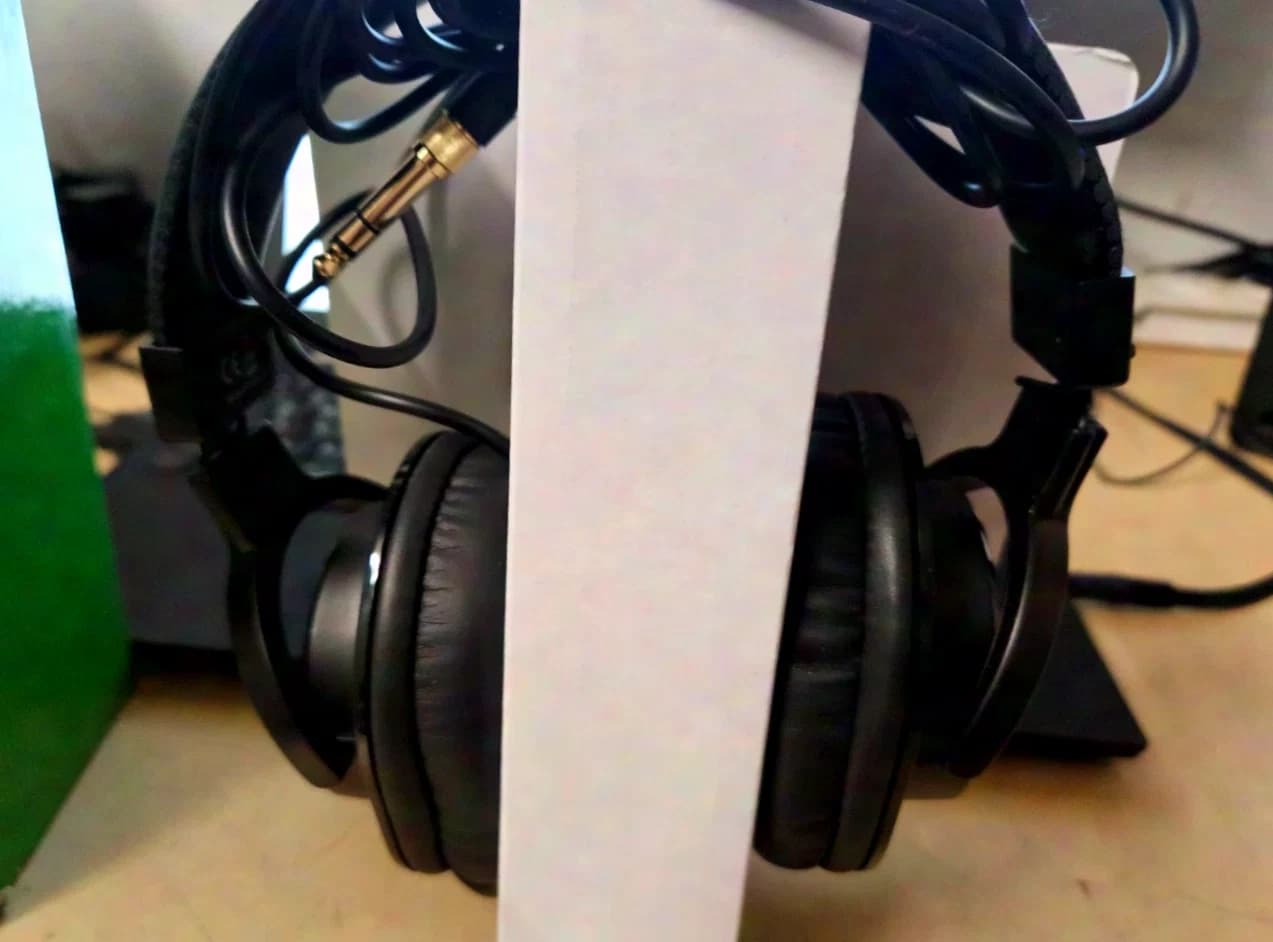 Fun Generation HP5 Professional Stereo Headphones