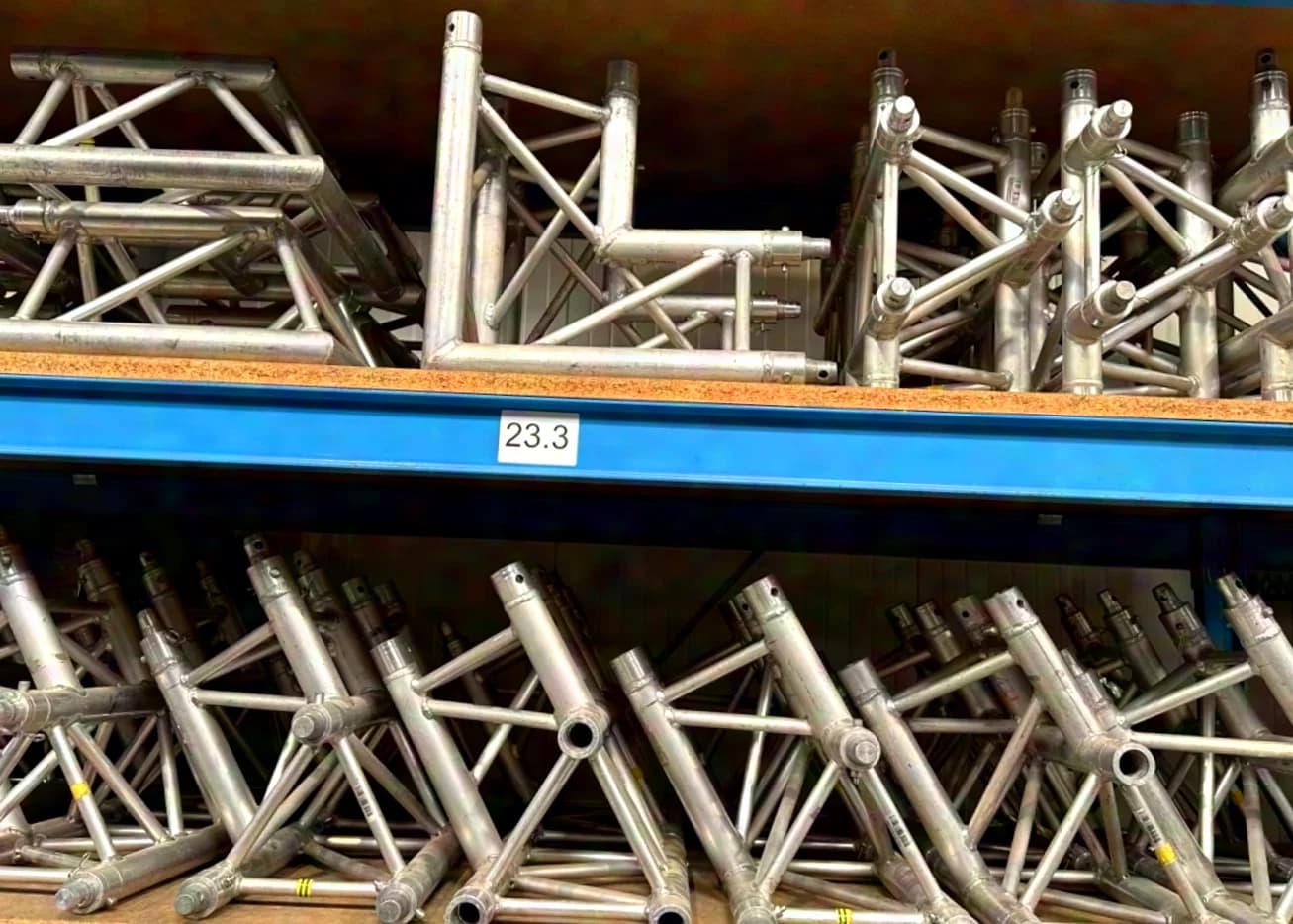Global, Euro et Fix Truss, traverse triangulée FD33, pièce en T
