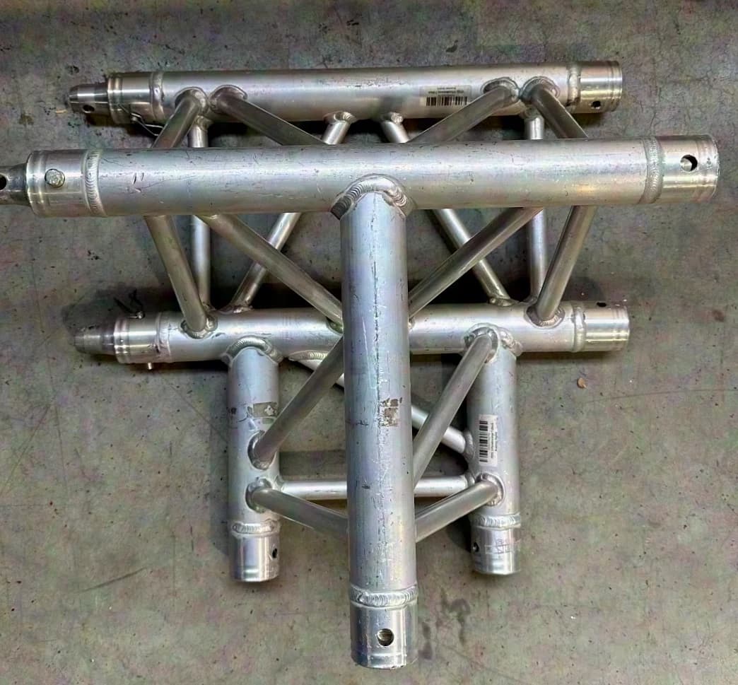 Global, Euro et Fix Truss, traverse triangulée FD33, pièce en T
