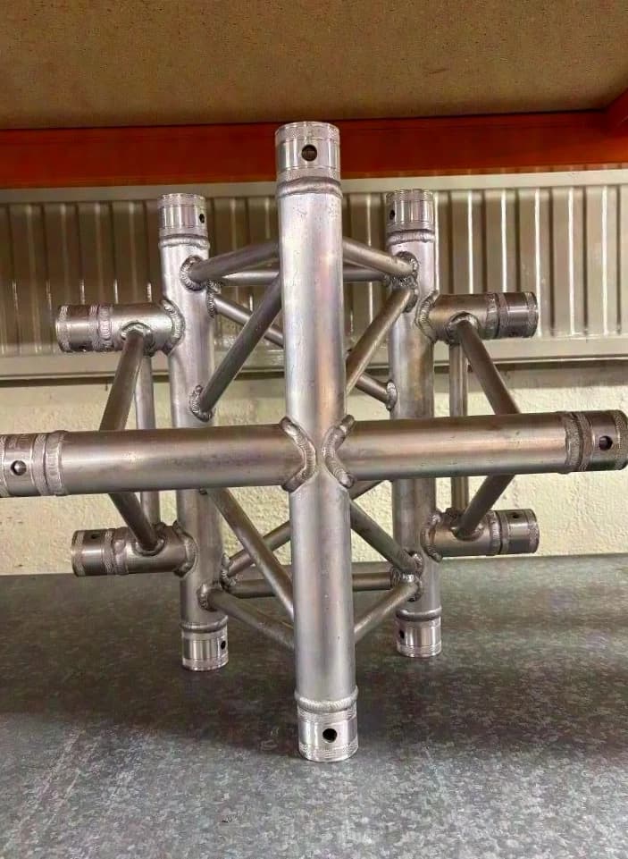 Global Truss F33 C41 Croix de structure