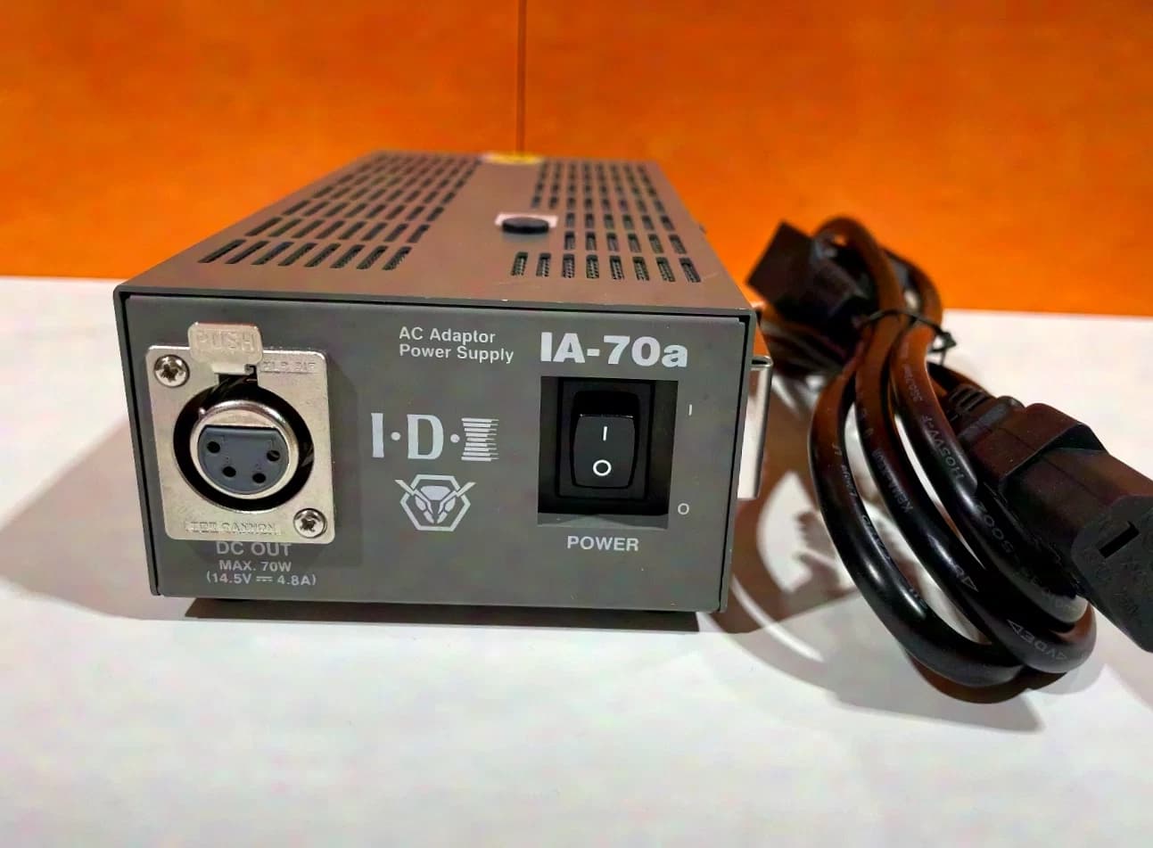 Alimentation IDX IA-70a pour caméras, PTZ, etc.