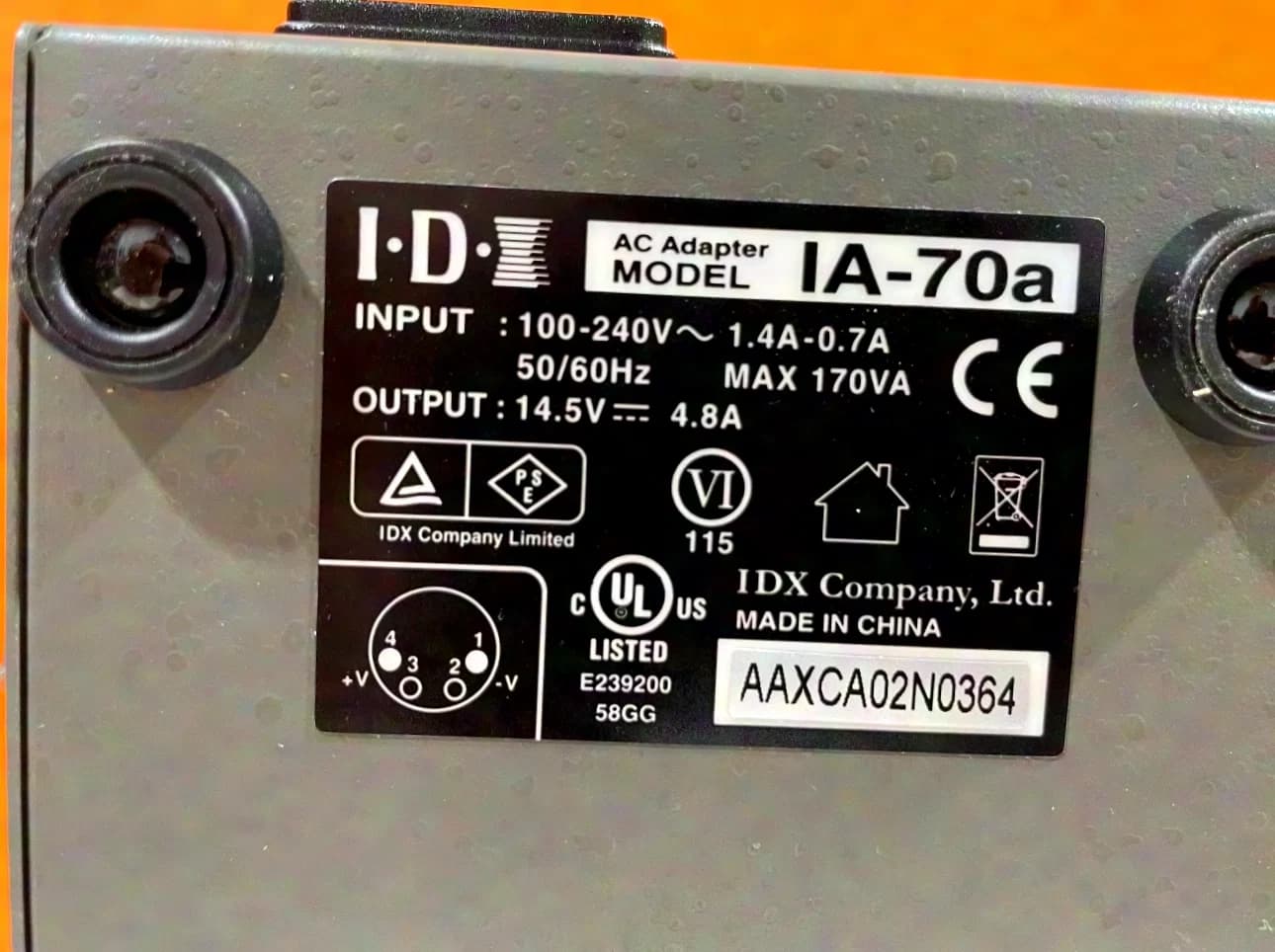 Alimentation IDX IA-70a pour caméras, PTZ, etc.