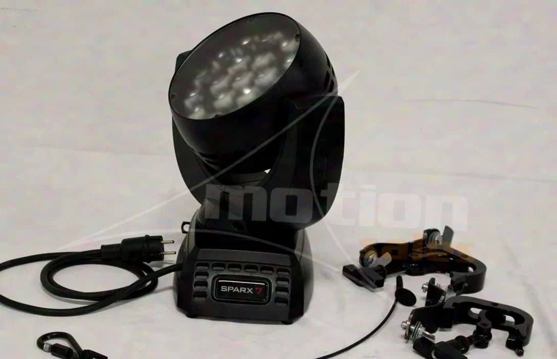 JB LIGHTING Sparx7 RGBW LED Wash (À l’unité, set de 4 et set de 6)