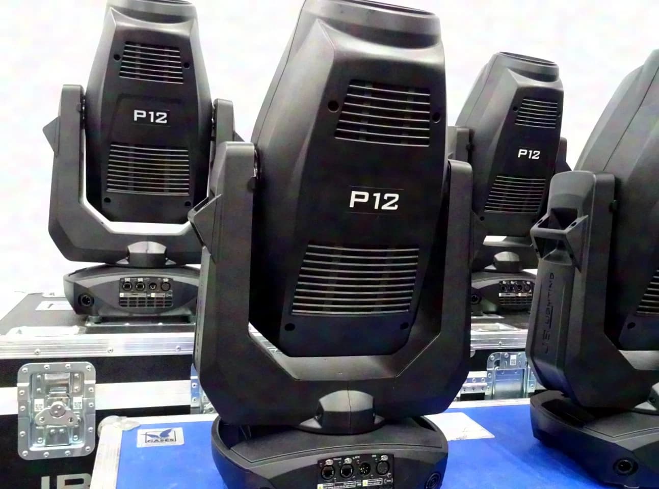 JB Lighting P12 Wash HP Tête mobile LED 640W