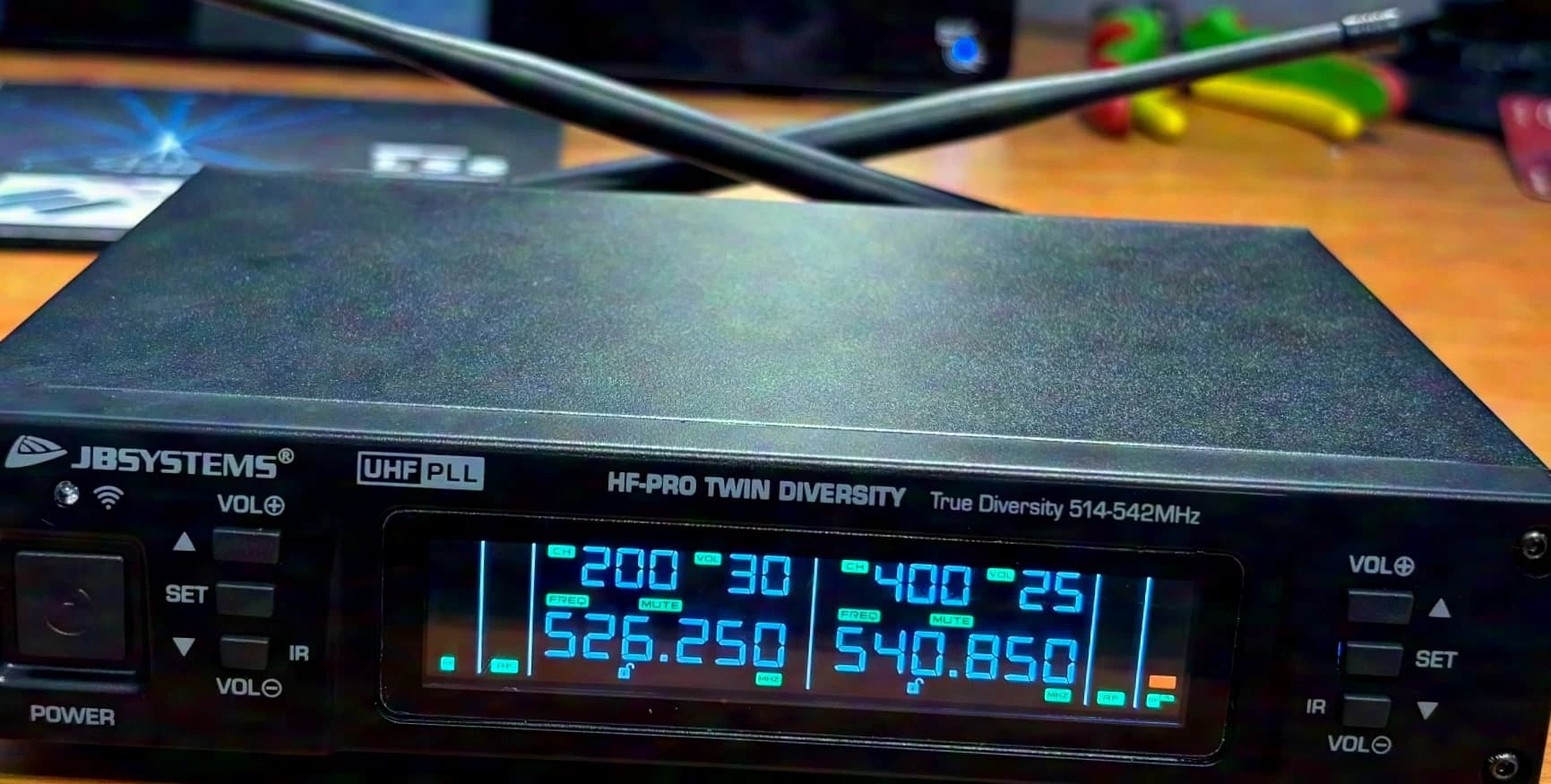 JB-Systems HF-Pro Twin Diversity 514-542Mhz Set sans fil