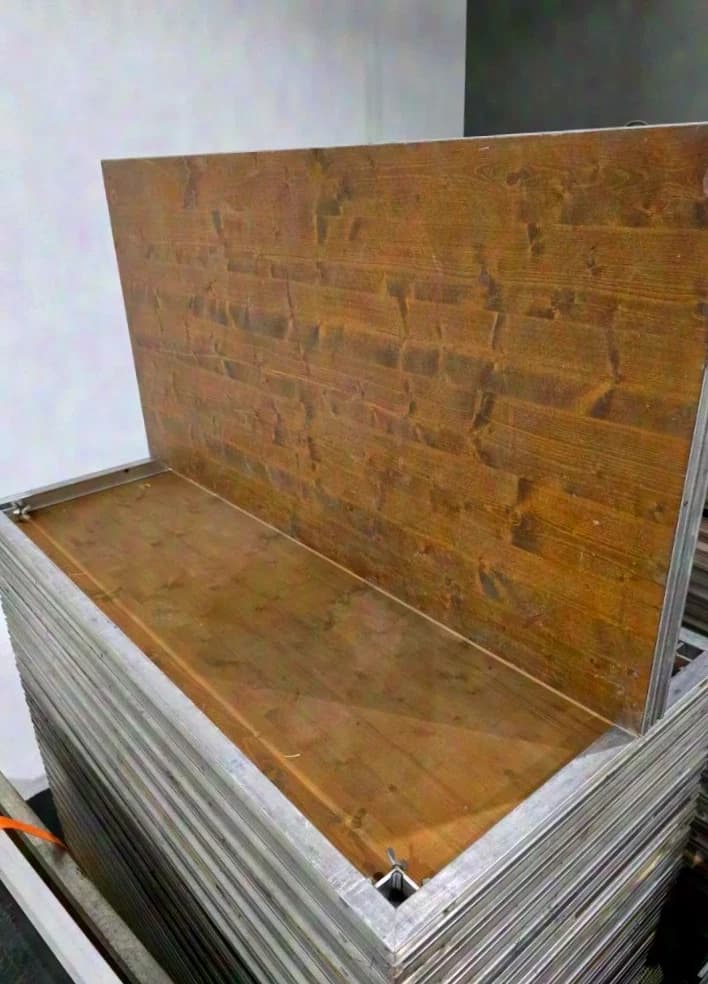 Podestes compatibles Kleu de 2x1 m avec panneau en bois