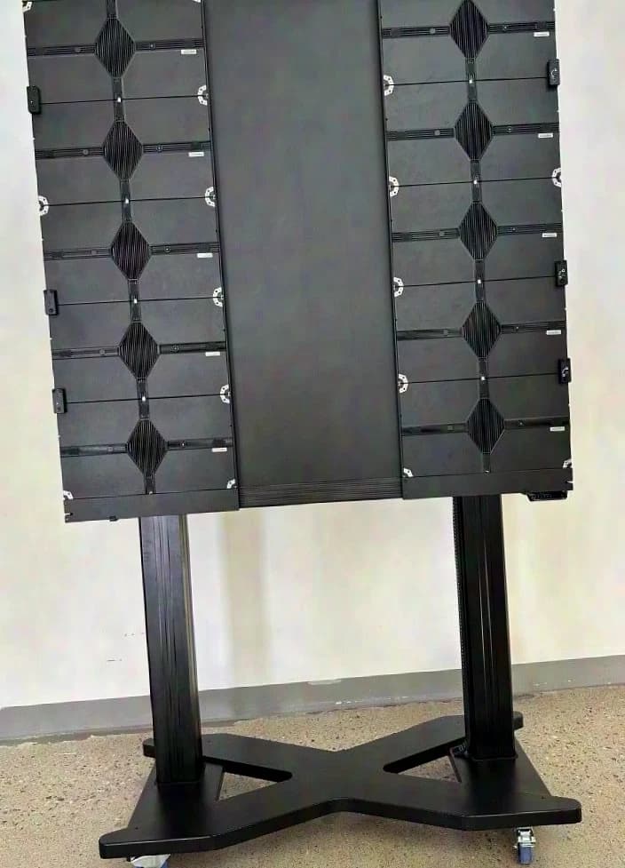 LEDitgo VisionX X-Hub XH015-F136 - écran LED pliable 136'' de 1,5mm avec Dolly RET1192