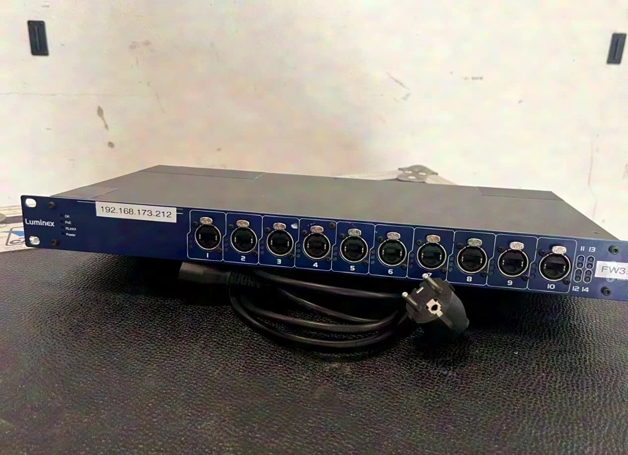 LUMINEX GigaCore 14R Switch 1G