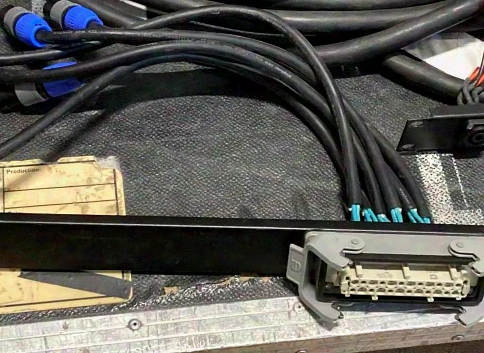 Multicore pour haut-parleurs, 6 canaux, NL 2, avec 2x panneaux de rack câblés - lot de 2