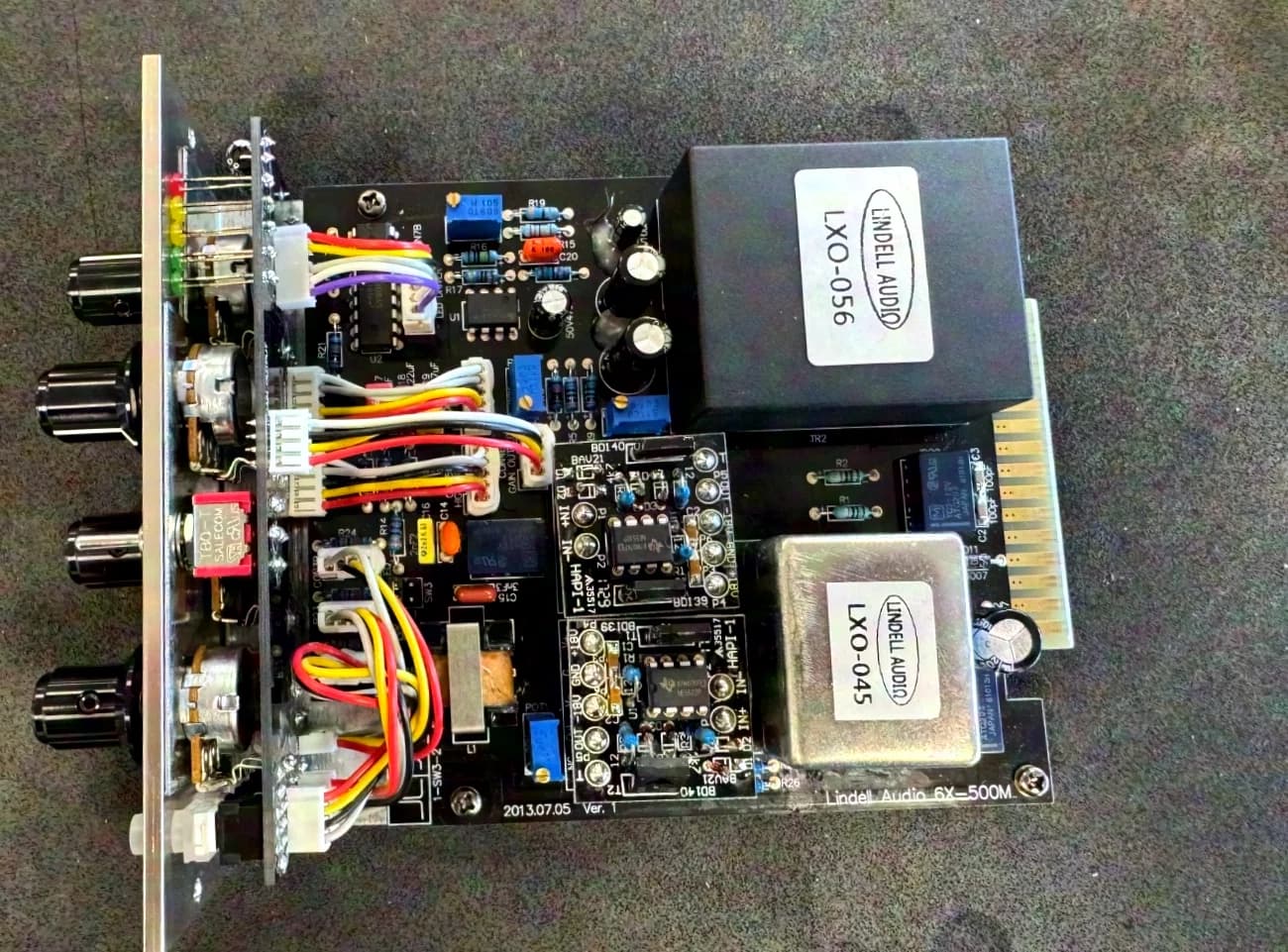 Lindell Audio 6X500 Mic Preamp pour la série 500