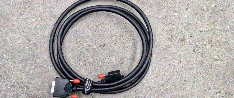 Lot de câbles VGA Lindy – env. 109 pièces