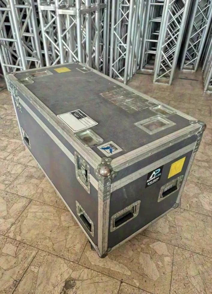 MARTIN MAC 700 Wash ( lot de 2 ) Offre complète 24 unités