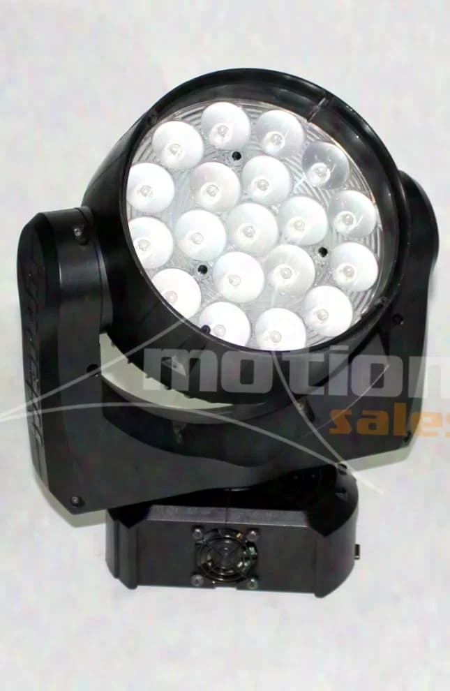 MARTIN MAC Aura XB LED Wash (À l’unité, set de 4 et de 6 dans un Case)