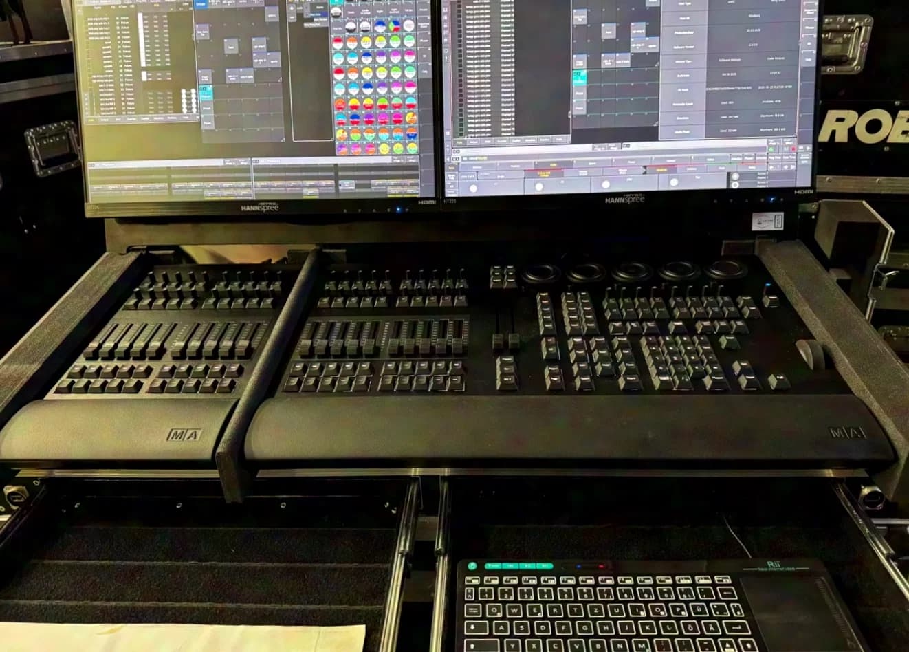MA LiGHTING Grand MA3 Command Wing et Fader Wing, console prête à l’emploi.