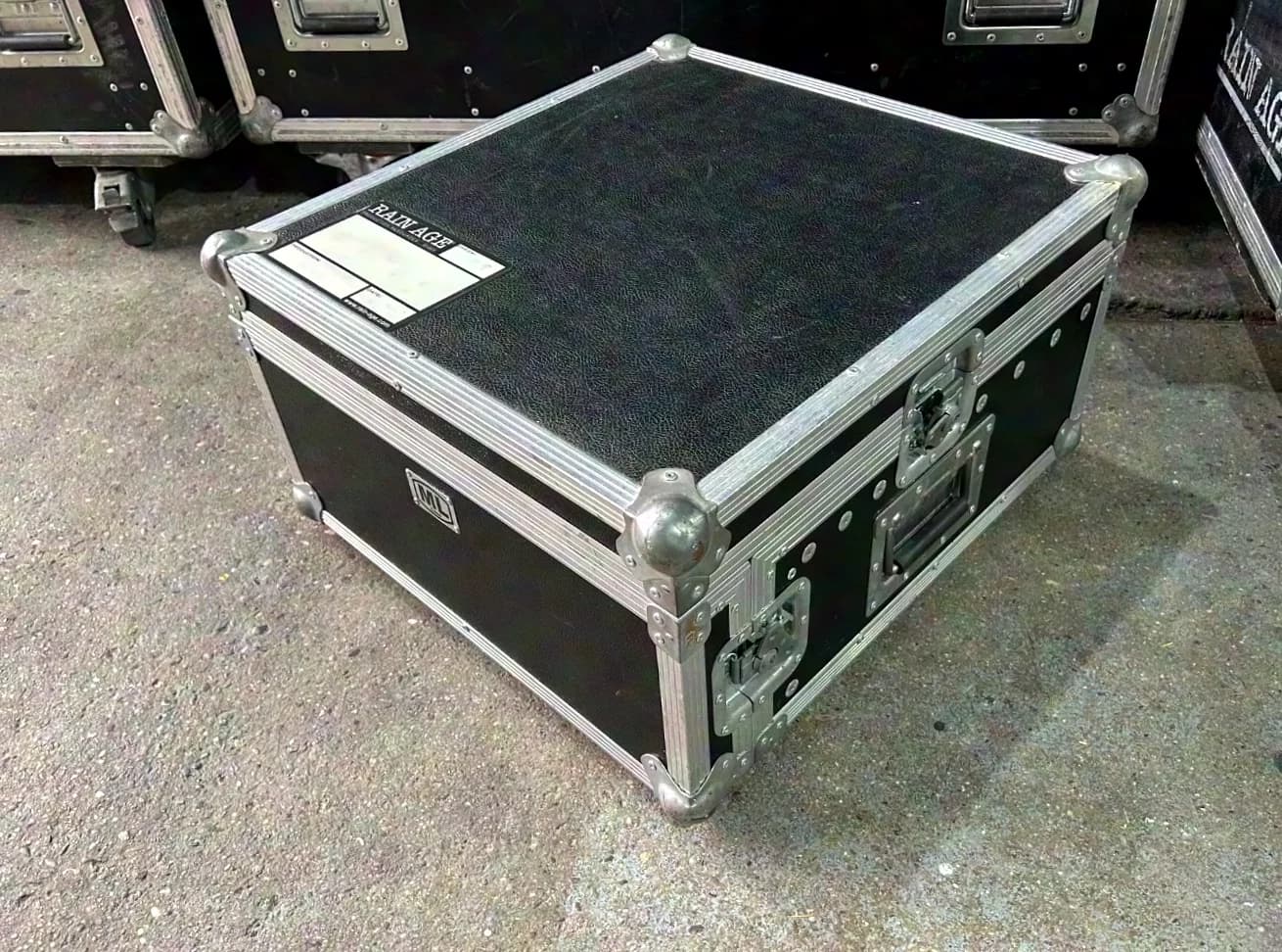 ML Case L-Rack 4 + 10HE avec trappe de service arrière