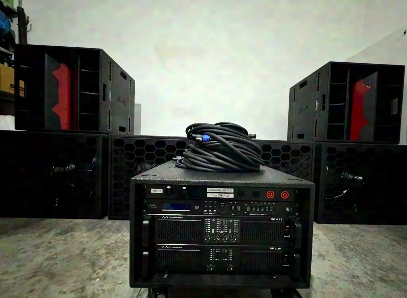 MM - ACOUSTICS 2 sources ponctuelles M410 4 caissons de basses M4.18