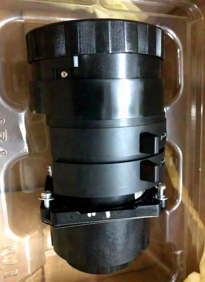 Objectif zoom à distance moyenne Mitsubishi Electric 1,8–2,3:1