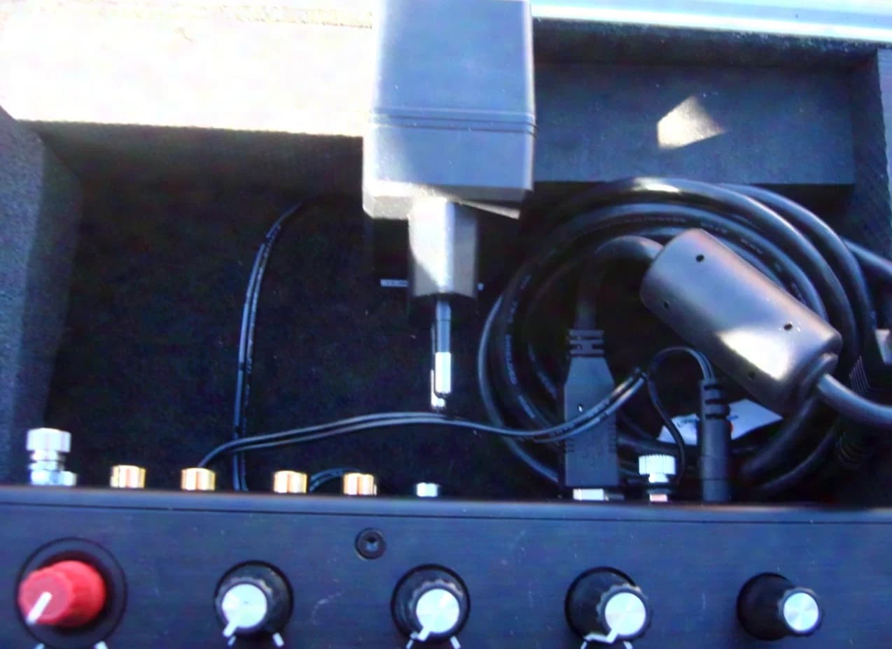 Numark NS6II - Contrôleur DJ 4 canaux - Serato - et flight-case « Très bon état »
