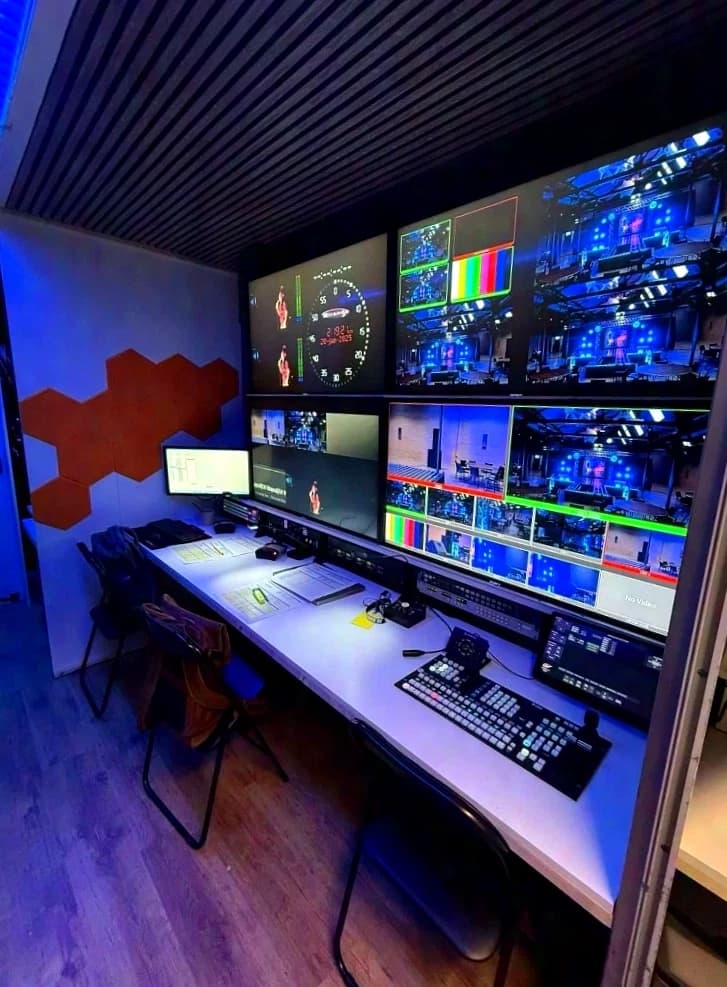 Camion régie prêt pour les productions TV et événementielles Volvo FM7, FM 4x2R 7.1