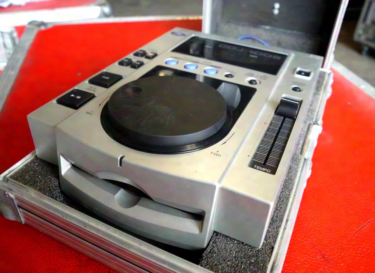 PIONEER CDJ 100 AVEC FLIGHTCASE