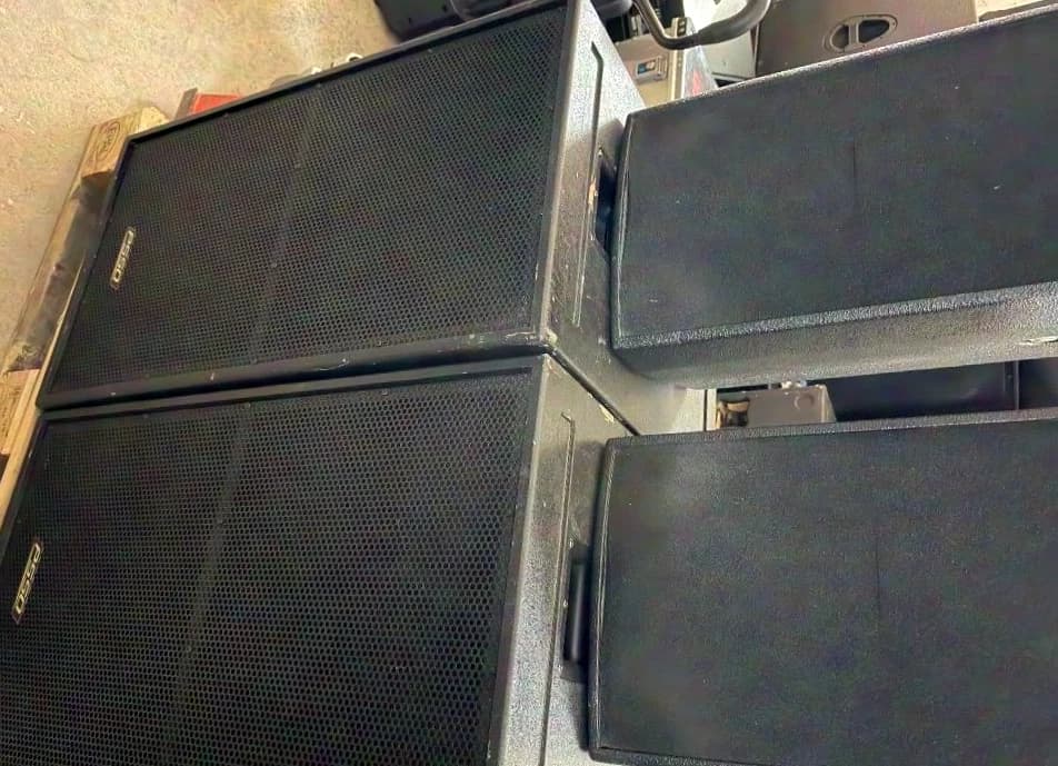Subwoofers PSSO et enceintes top PSE Sub-2150 / A112