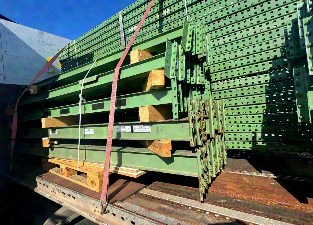 Rayonnage à palettes Rayonnage grande hauteur pour charges lourdes Installation industrielle Poutres en double T massives