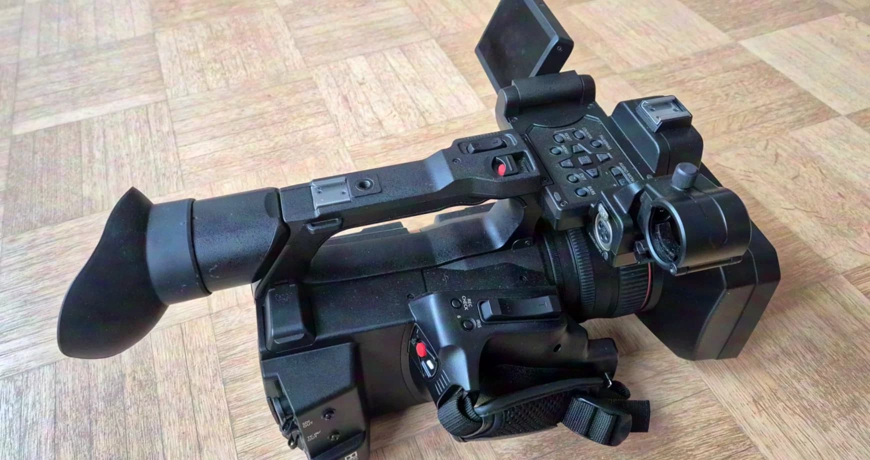 Panasonic AG-CX350 avec accessoires et sac Manfrotto