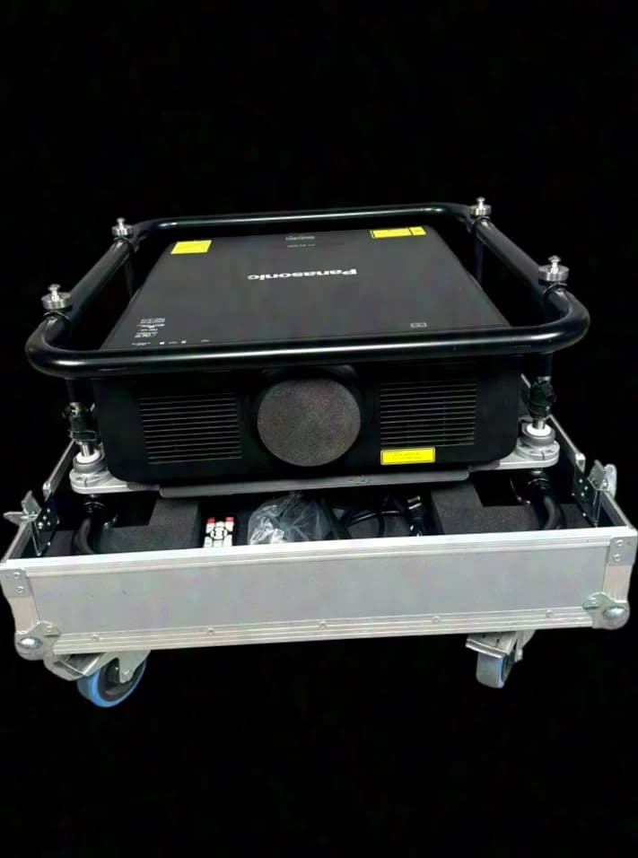 Panasonic PT-RCQ80 Projecteur laser