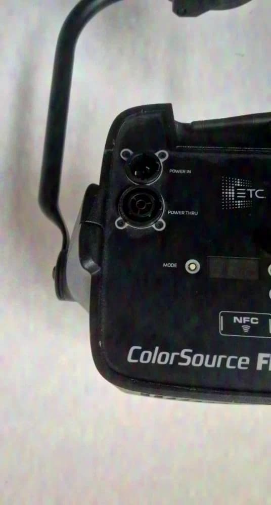 Étrier à commande par perche pour ColorSource Fresnel V (Max)