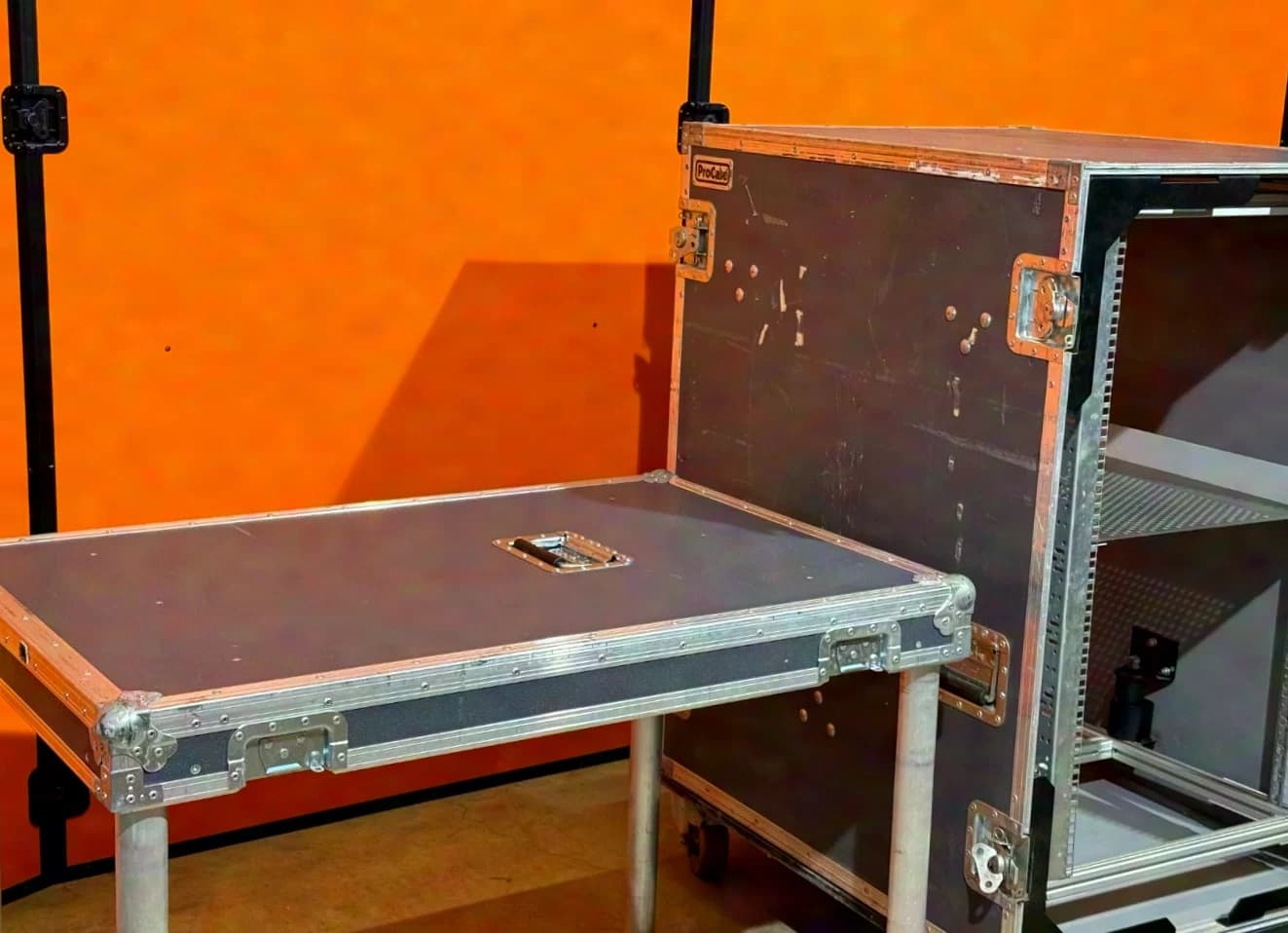 ProCase SPS-Rack avec table, Shock-Mount 20HE, EBT : 79,5cm, gris