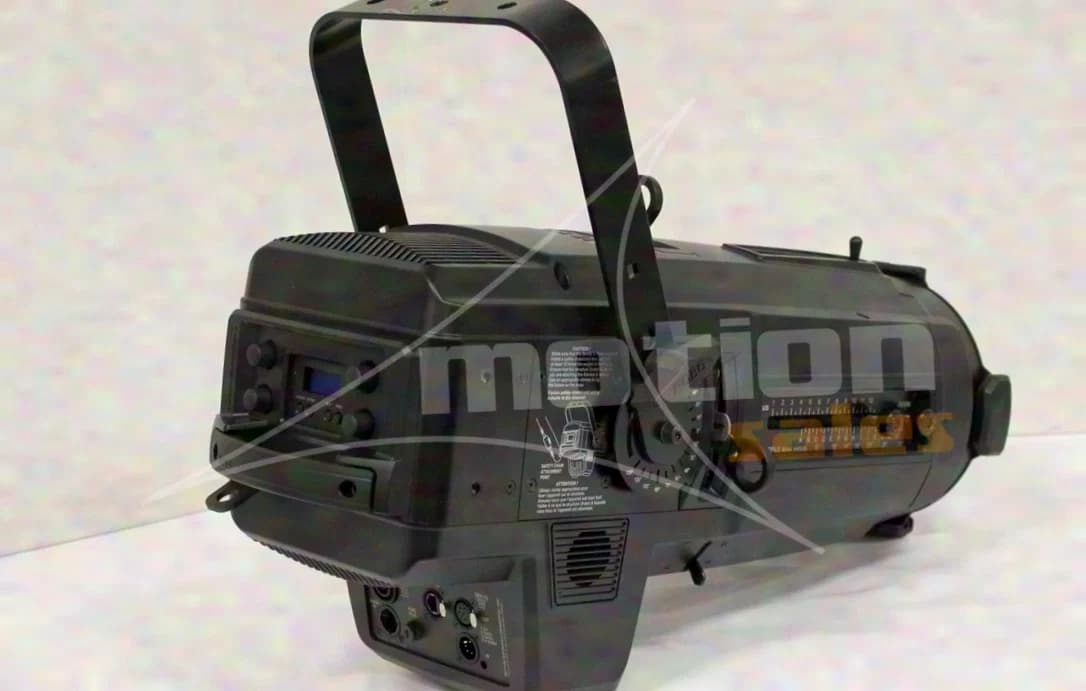 ROBE Robin T11 Fresnel