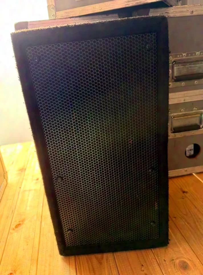 Renkus-Heinz CM-81V haut-parleur top/full range de 8 pouces 30 pièces (15 sets de 2 pièces dans un flight-case)