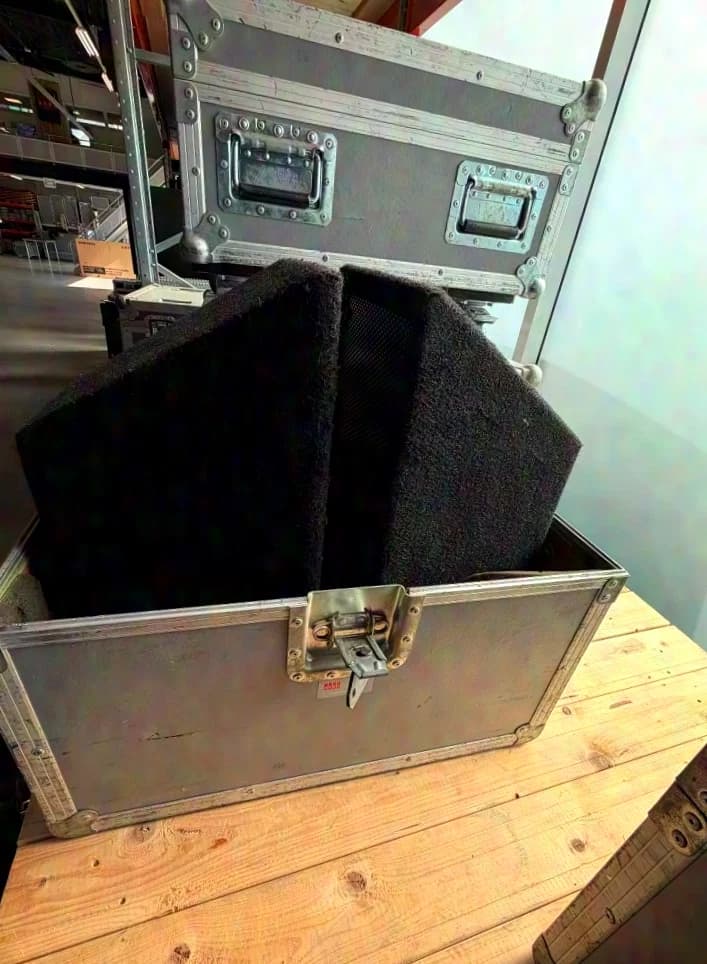 Renkus-Heinz CM-81V haut-parleur top/full range de 8 pouces 30 pièces (15 sets de 2 pièces dans un flight-case)