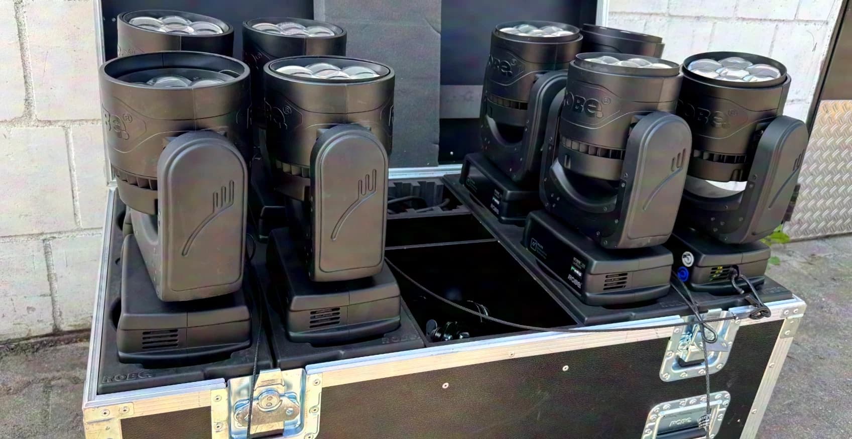 Robe LedBeam 150 (2x set de 8)