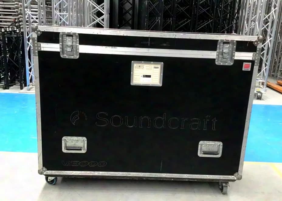 SOUNDCRAFT VI3000 + STAGEBOX 64ch (SET)