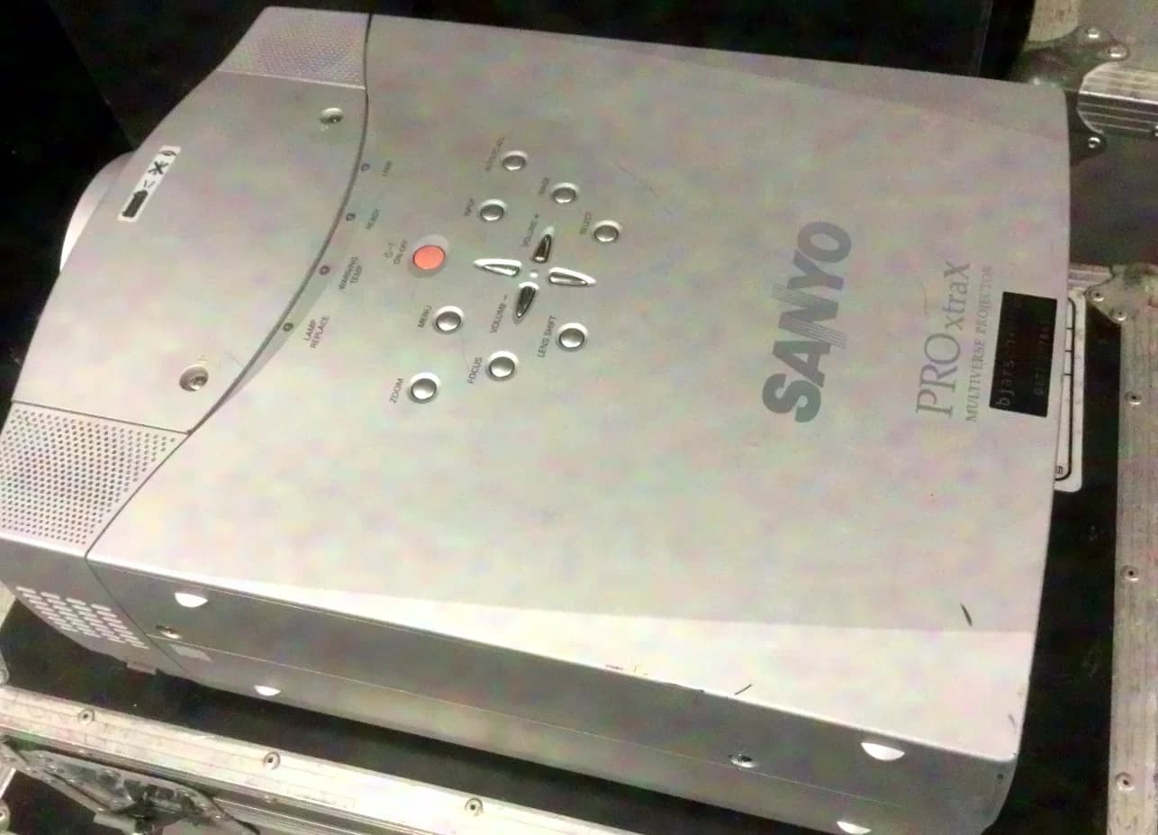 Sanyo PLC XP56 - Vidéoprojecteur 5000Ansi Lumen