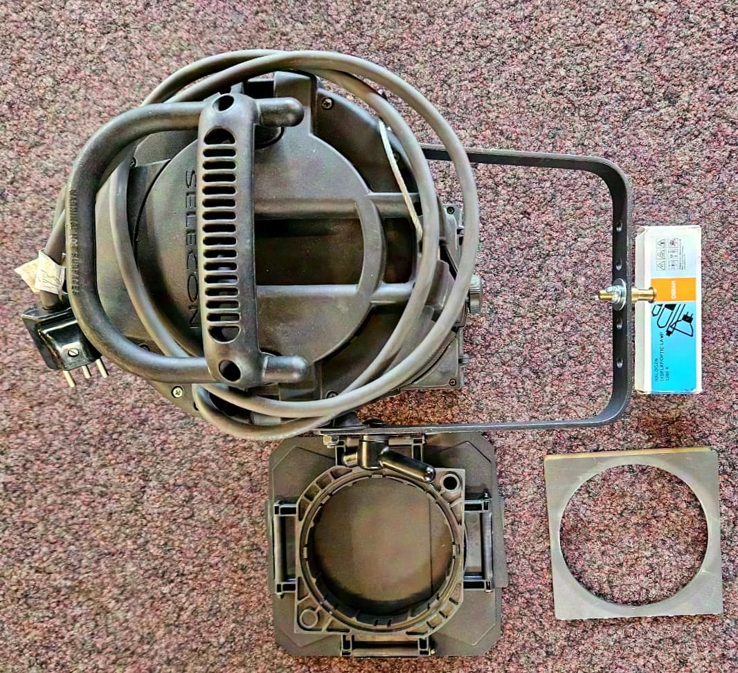 Projecteur Selecon Rama 150PC