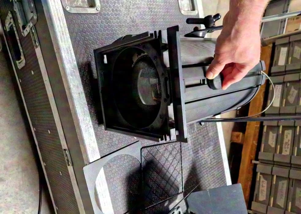 Projecteur de théâtre Selecon Rama 150 PC avec coupe-flux à 4 volets
