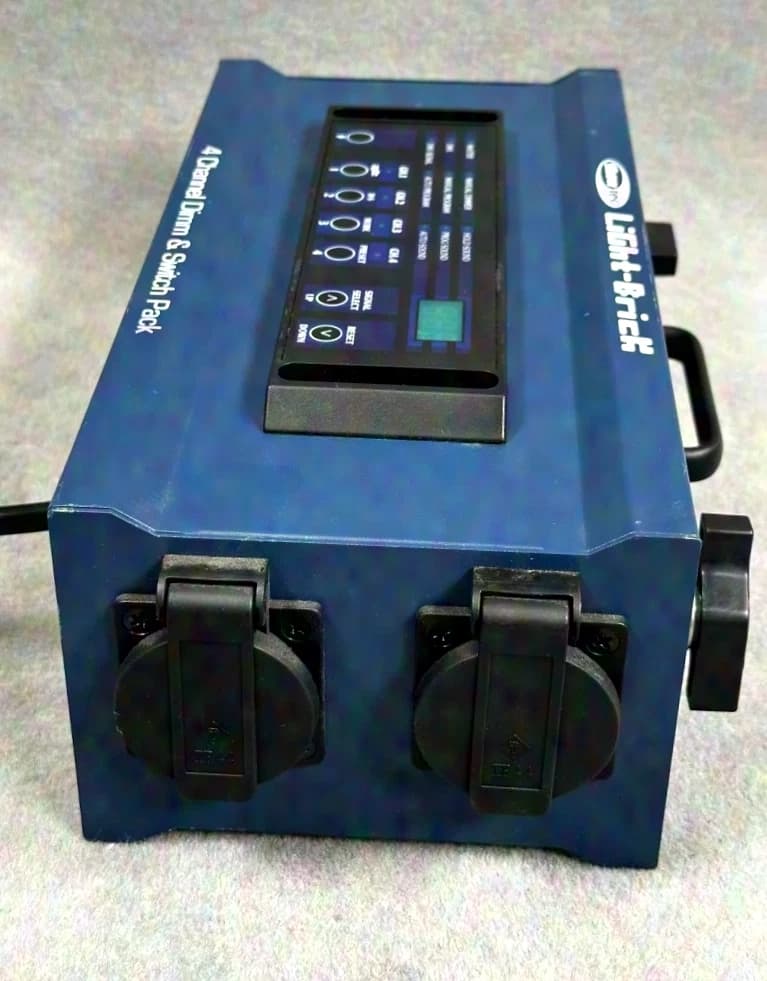 Showtec Light-Brick (4 Channel Dimm & Switch Pack)