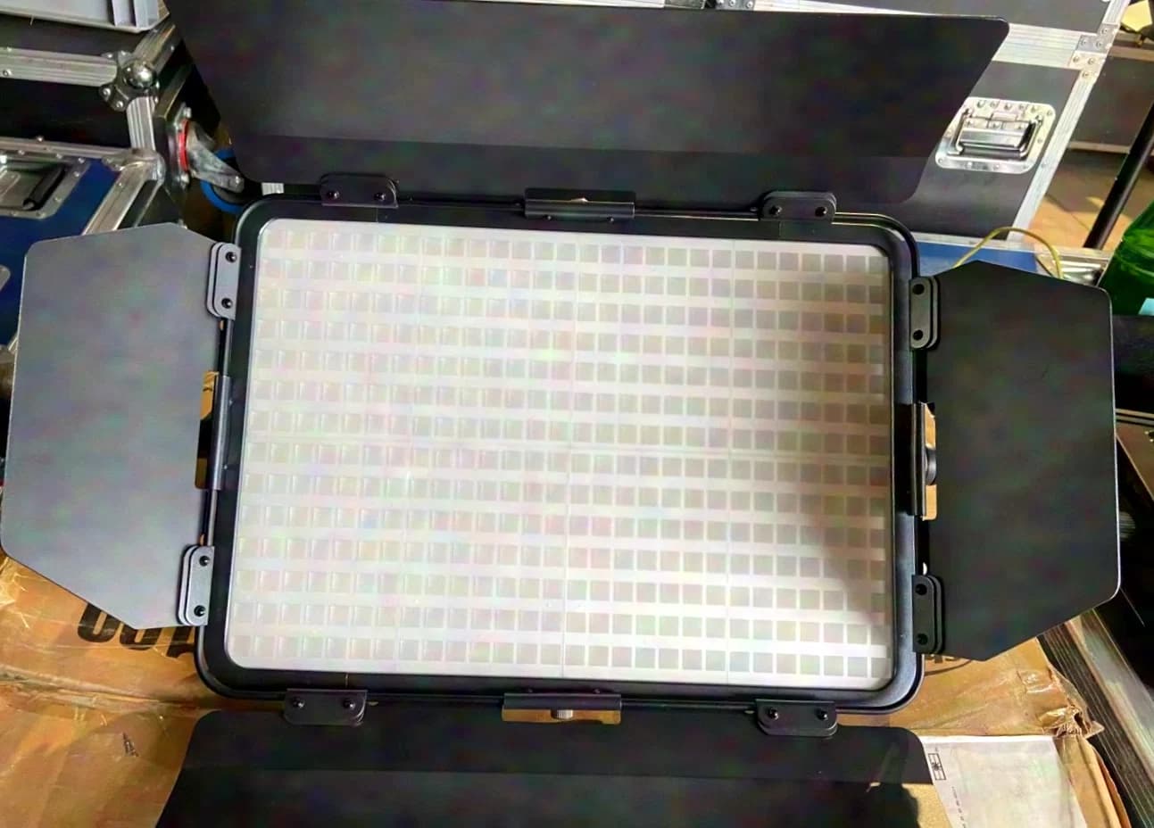 Showtec Media Panel 100