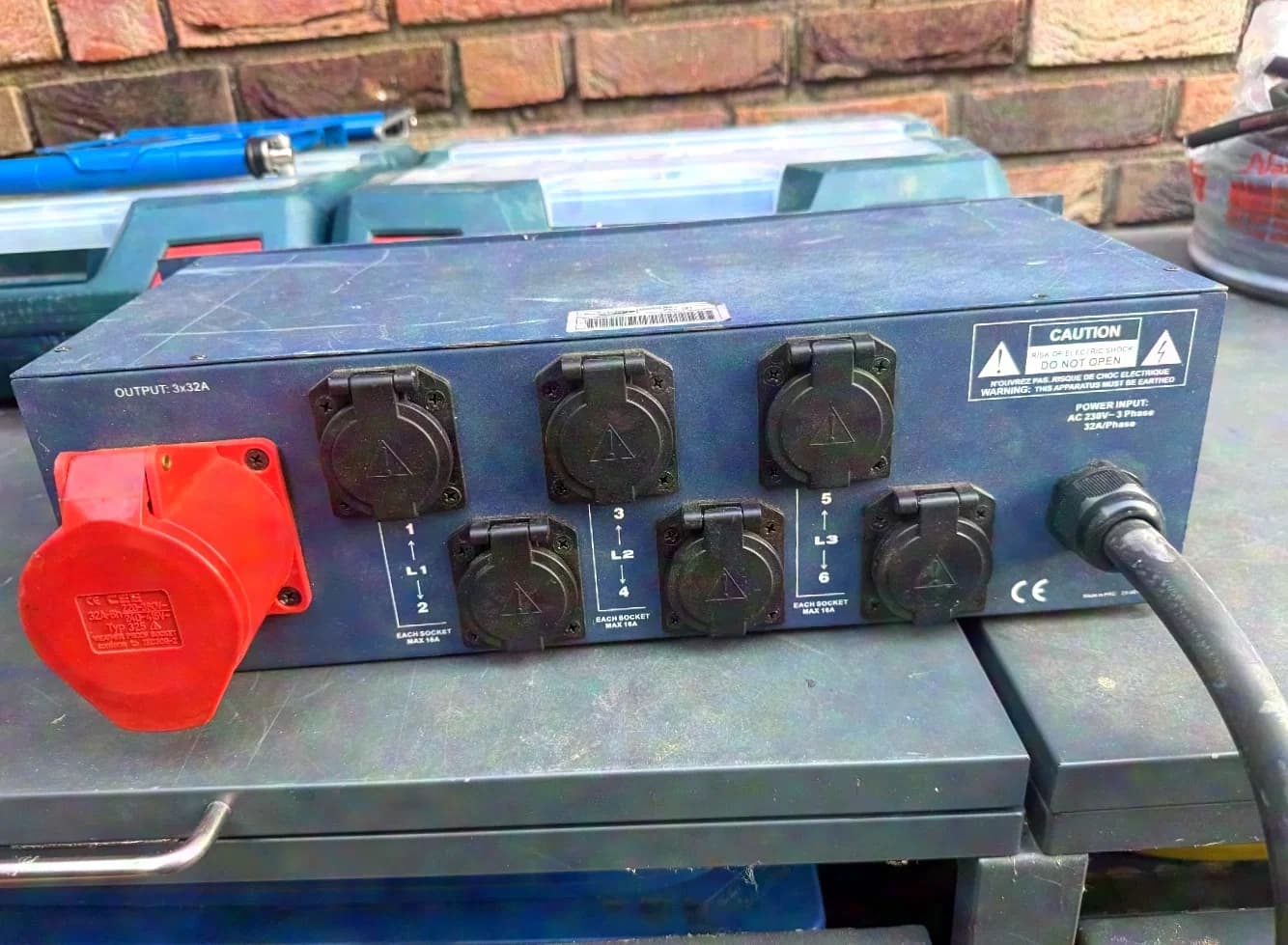 Showtec PSA-321 19" Répartiteur de courant 32A