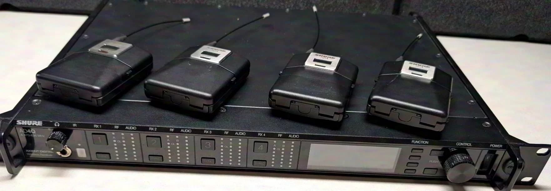 Shure Axient AD4QE incl. 4 x AD1