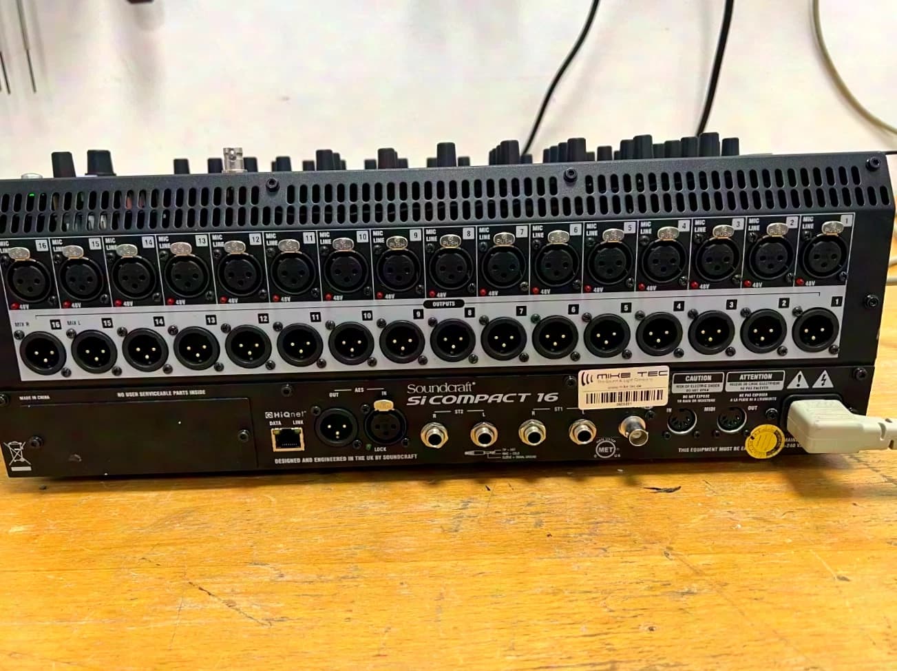 Soundcraft Si Compact 16 avec lampe + Dustcover