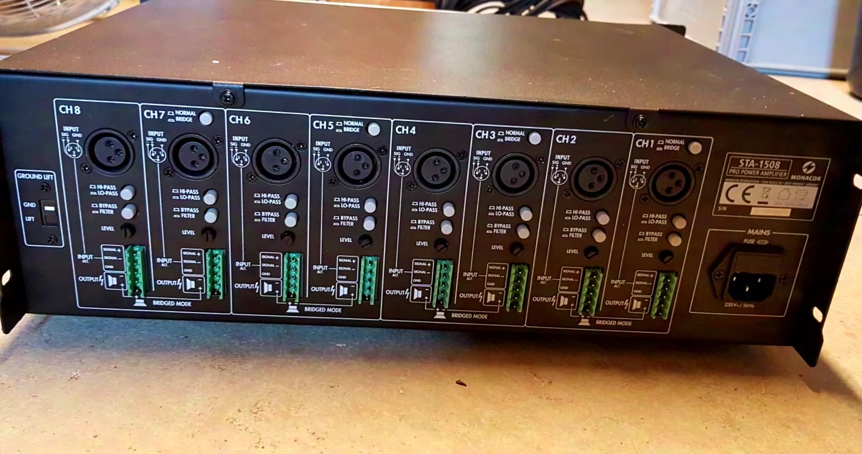 Stage Line STA-1508 amplificateur de puissance PA 8 canaux 8x160W