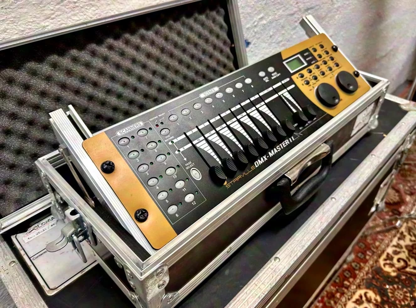 Stairville DMX Master II DMX Masdter II dans une mallette