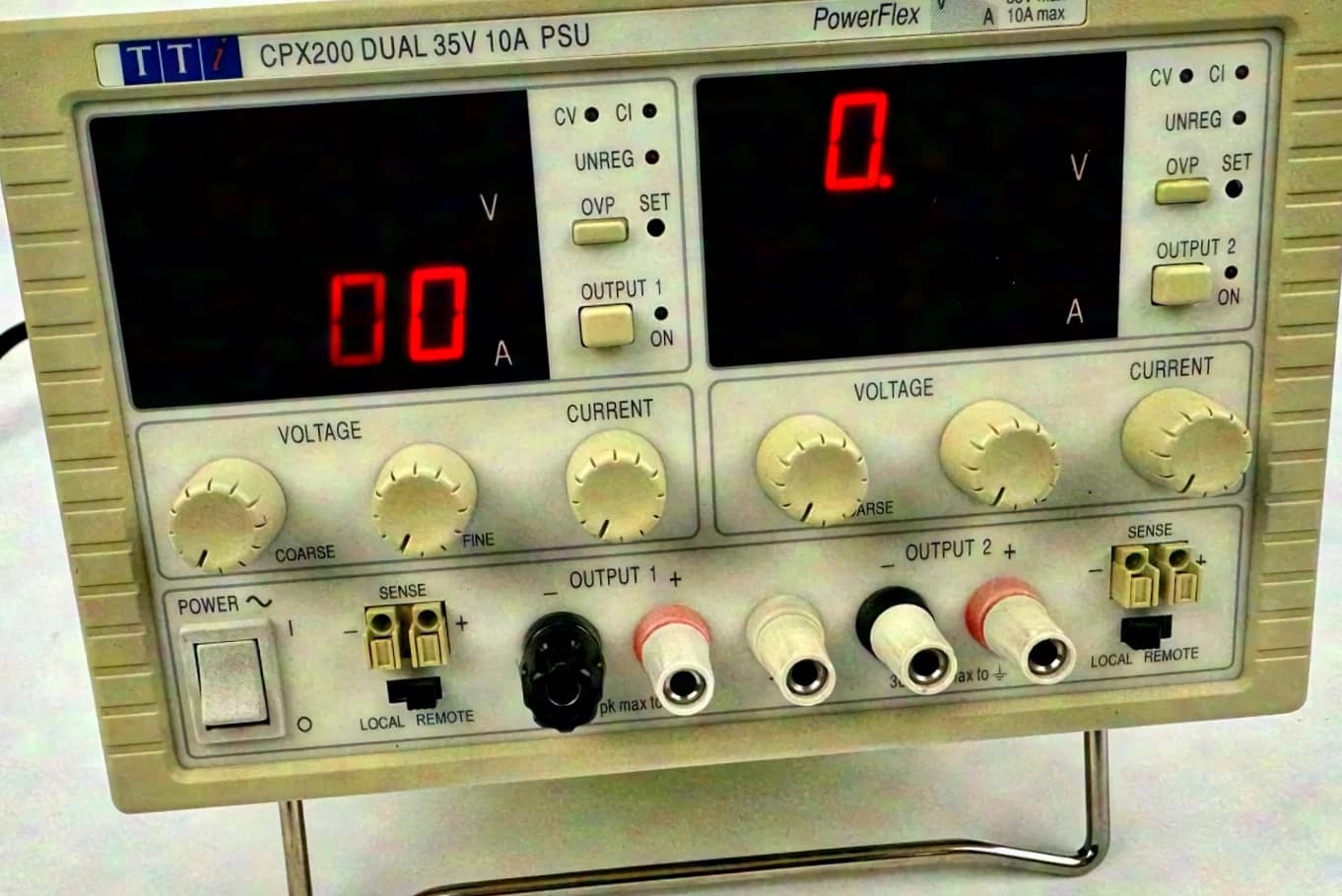 TTi CPX200 Alimentation de laboratoire, réglable, 2 sorties, 0 V, 35 V, 0 A, 10 A
